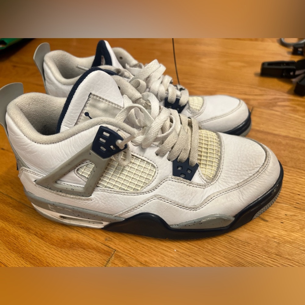 Jordan 4 Retro Mid Midnight Navy